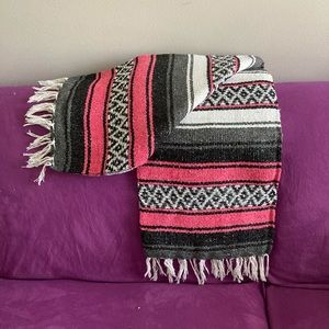 Mexican woven blanket / falsa / throw 5’x7’